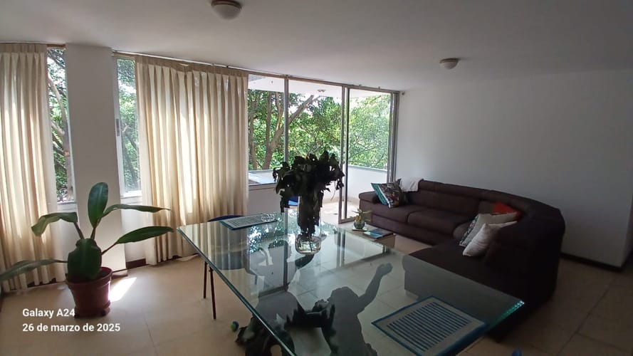Apartamento de 3 alcobas en venta en Centenario, Cali, 132 m² · foto 3 de 24