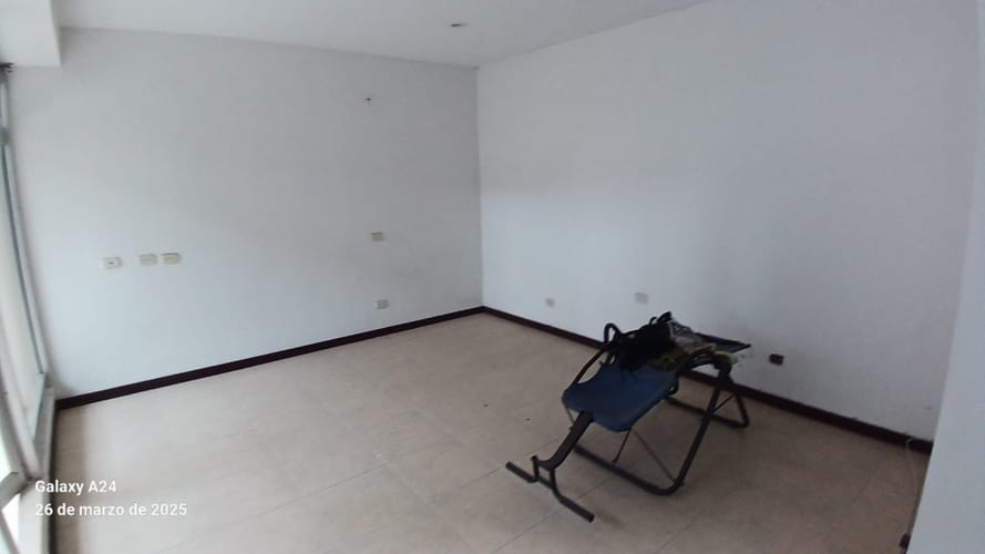 Apartamento de 3 alcobas en venta en Centenario, Cali, 132 m² · foto 13 de 24