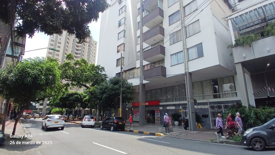 Apartamento de 3 alcobas en venta en Centenario, Cali, 132 m² · foto 23 de 24