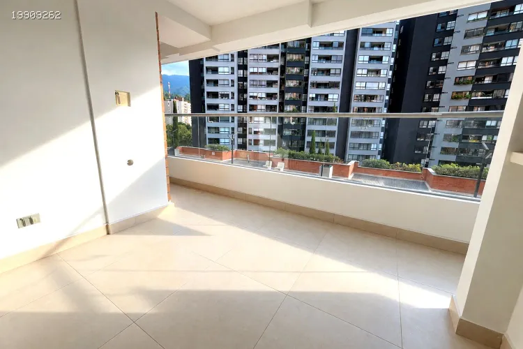 Apartment for rent in Loma de las brujas, Envigado
