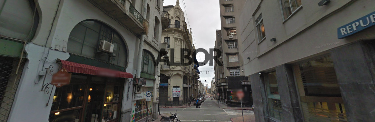 Alquiler de Oficina en Ciudad Vieja - Edificio Centenario · Foto 11
