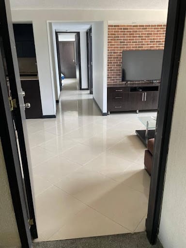 Apartaestudio en arriendo en Loma De Los Bernal, Medellín, 90 m² · foto 6 de 18