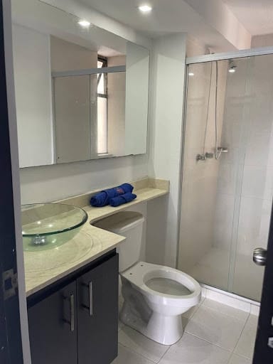 Apartaestudio en arriendo en Loma De Los Bernal, Medellín, 90 m² · foto 8 de 18