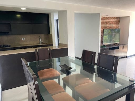 Apartaestudio en arriendo en Loma De Los Bernal, Medellín, 90 m² · foto 10 de 18
