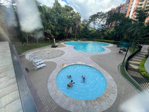 Apartaestudio en arriendo en Loma De Los Bernal, Medellín, 90 m² · foto 11 de 18