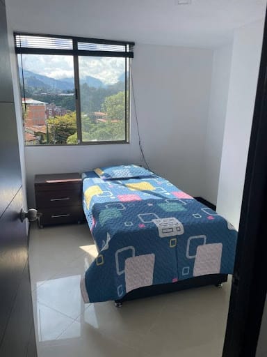 Apartaestudio en arriendo en Loma De Los Bernal, Medellín, 90 m² · foto 14 de 18