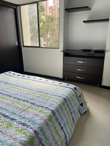 Apartaestudio en arriendo en Loma De Los Bernal, Medellín, 90 m² · foto 15 de 18