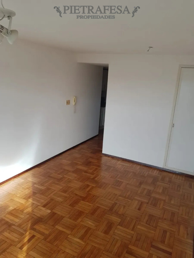 Apartamento en alquiler, Monoambiente, 1 baño, terraza. Malvin. · Foto 3