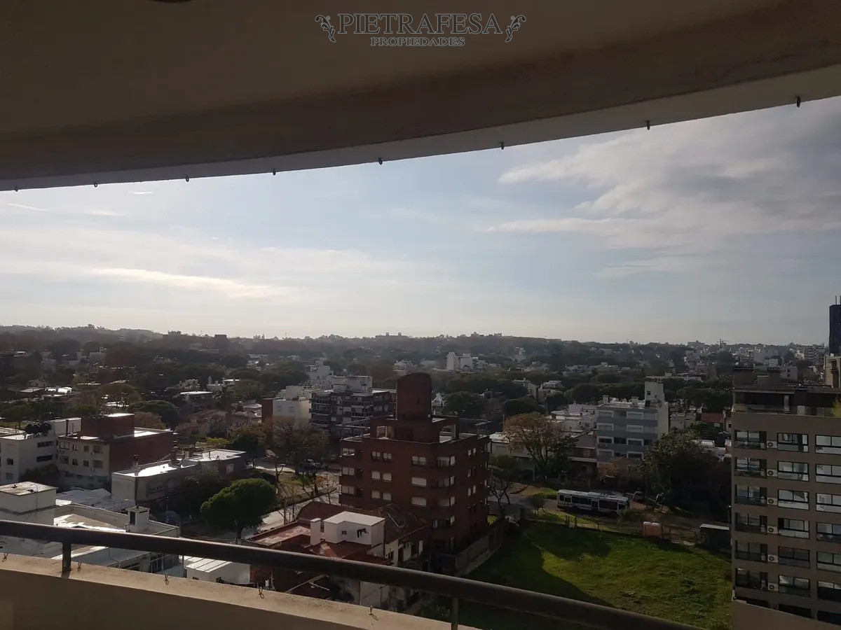 Apartamento en alquiler, Monoambiente, 1 baño, terraza. Malvin. · Foto 7