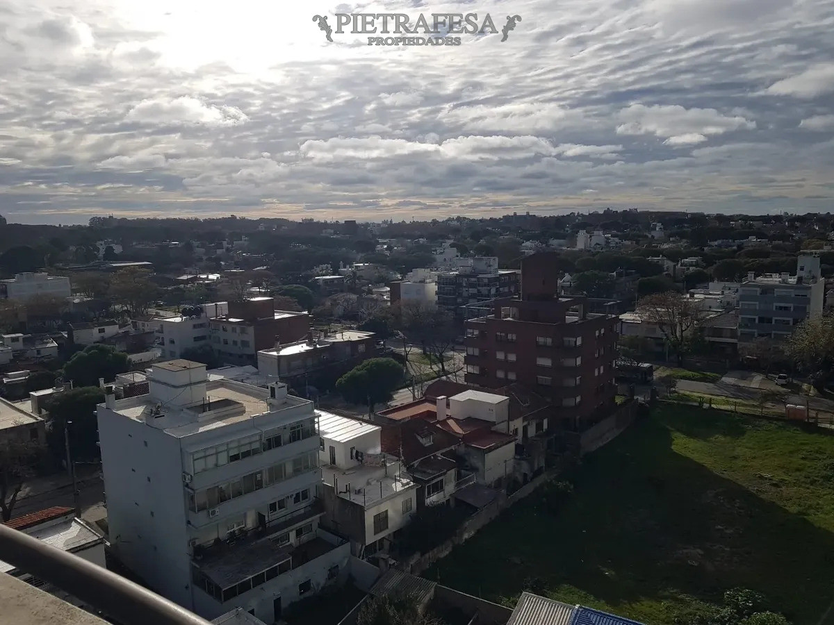 Apartamento en alquiler, Monoambiente, 1 baño, terraza. Malvin. · Foto 10