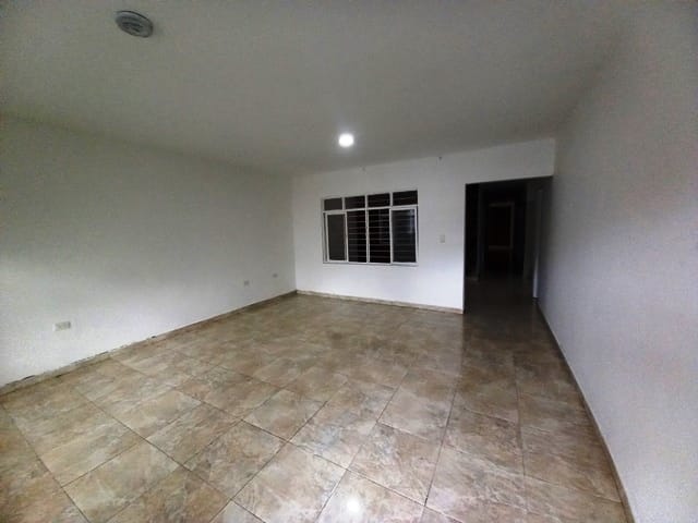 Casa de 7 alcobas en venta en Colseguros Andes, Cali, 457 m² · foto 3 de 24