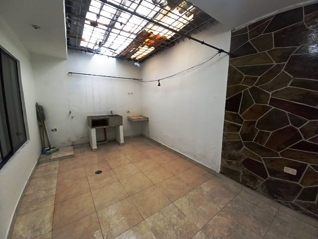 Casa de 7 alcobas en venta en Colseguros Andes, Cali, 457 m² · foto 7 de 24