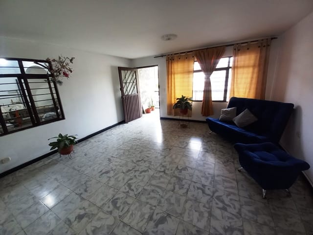 Casa de 7 alcobas en venta en Colseguros Andes, Cali, 457 m² · foto 17 de 24