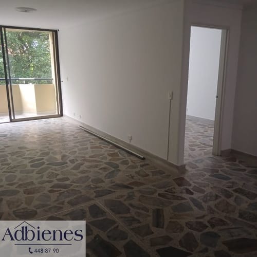 Apartamento de 3 alcobas en arriendo en Laureles, Medellín, 114 m² · foto 2 de 10