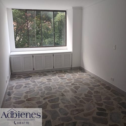Apartamento de 3 alcobas en arriendo en Laureles, Medellín, 114 m² · foto 4 de 10