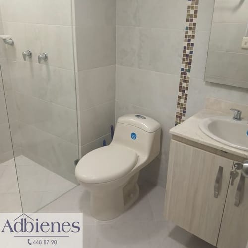 Apartamento de 3 alcobas en arriendo en Laureles, Medellín, 114 m² · foto 8 de 10