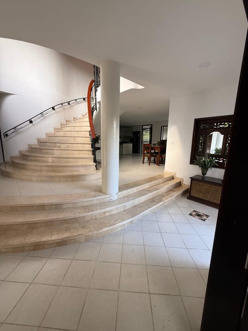 Casa de 5 alcobas en venta en Rincon Del Vergel, Ibagué, 330 m² · foto 3 de 24