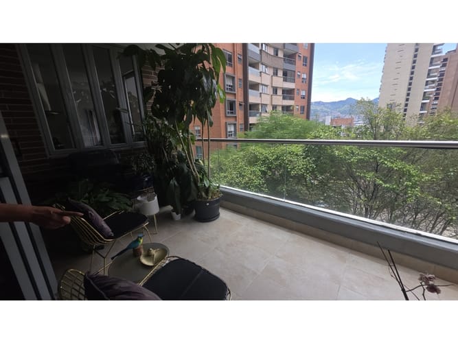 Apartamento de 4 alcobas en venta en El Poblado, Medellín, 144 m² · foto 9 de 24