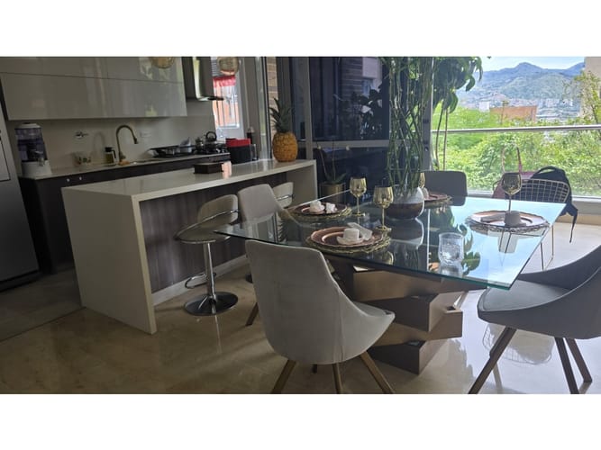 Apartamento de 4 alcobas en venta en El Poblado, Medellín, 144 m² · foto 11 de 24