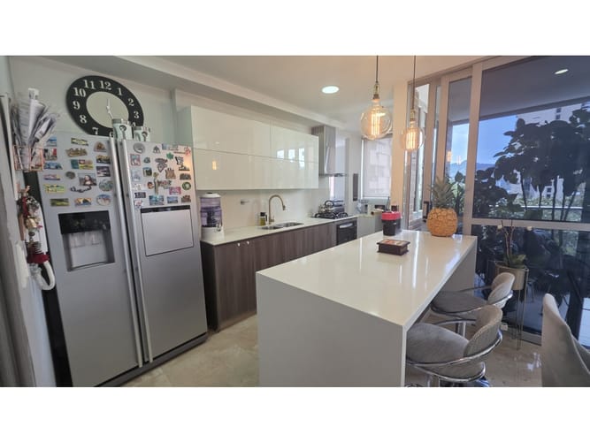 Apartamento de 4 alcobas en venta en El Poblado, Medellín, 144 m² · foto 16 de 24