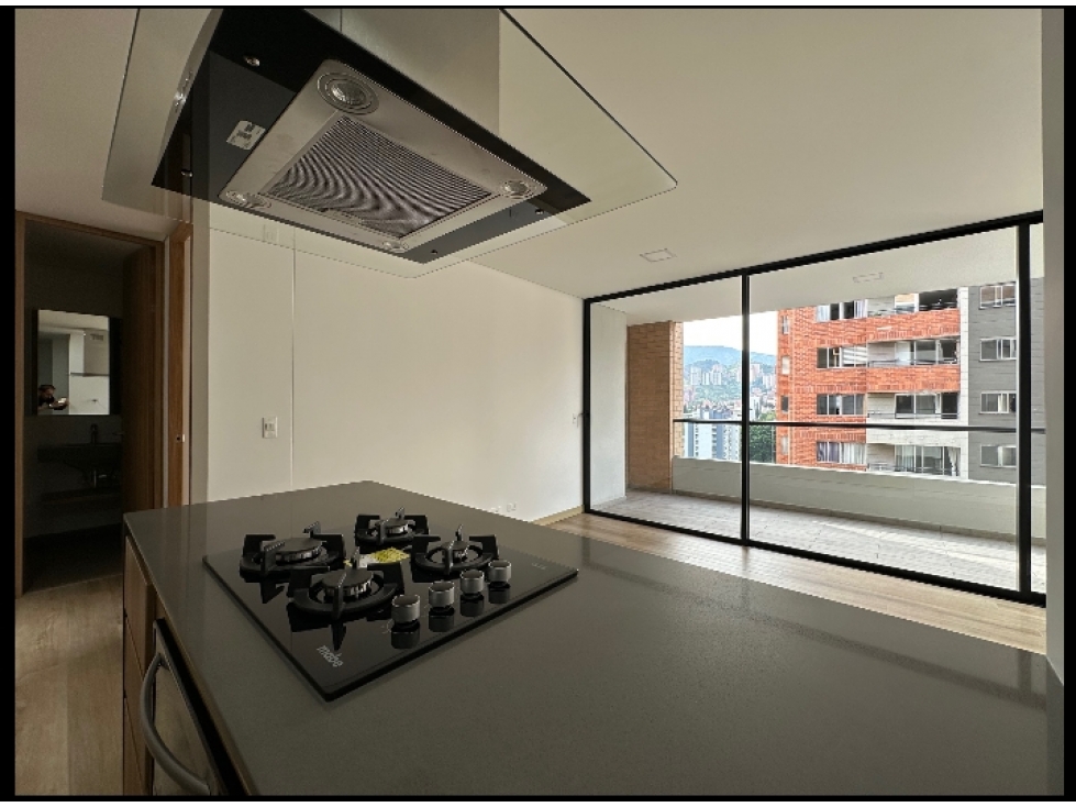 Apartamento en venta en Laureles, Medellín · foto 2 de 24
