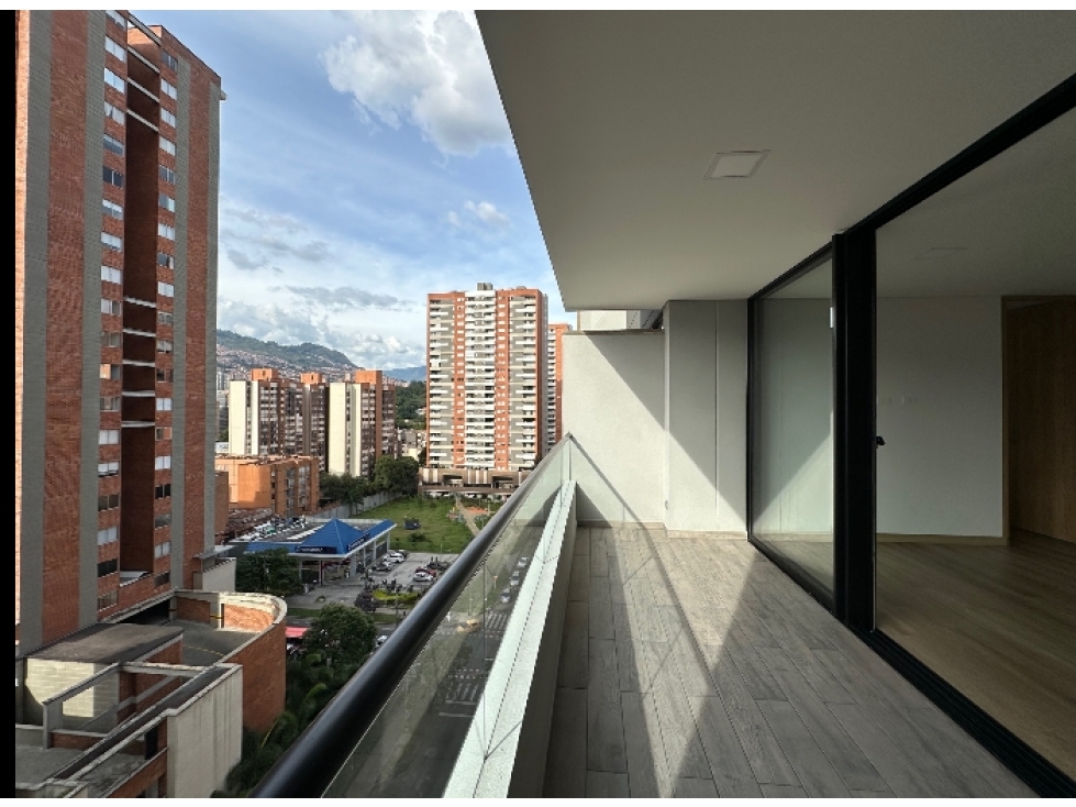 Apartamento en venta en Laureles, Medellín · foto 3 de 24