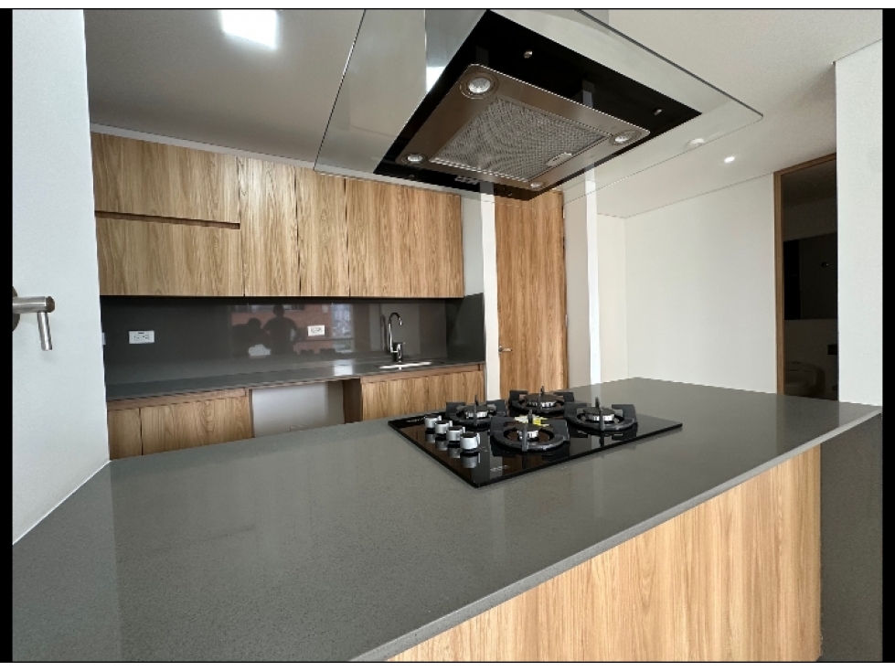 Apartamento en venta en Laureles, Medellín · foto 8 de 24