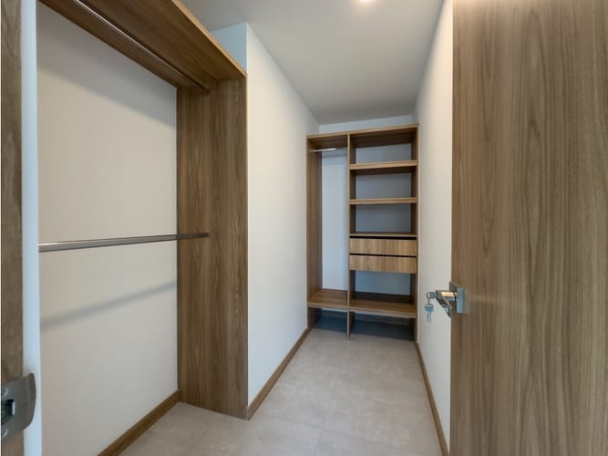 Apartamento de 1 alcoba en venta en Prados De Sabaneta, Sabaneta, 52 m² · foto 13 de 24