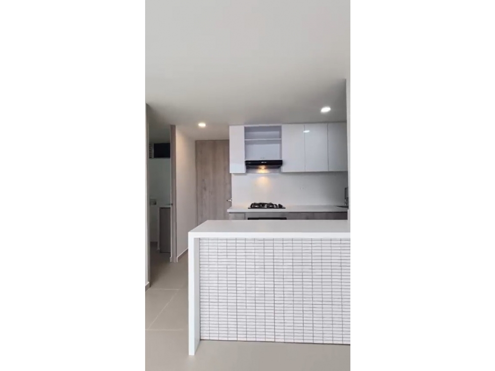 Apartamento en venta en Zona Industrial No. 1, Itagüí · foto 2 de 24
