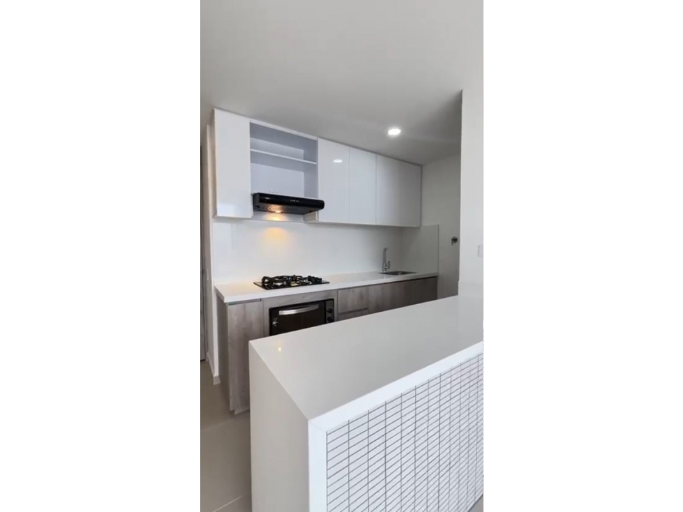 Apartamento en venta en Zona Industrial No. 1, Itagüí · foto 6 de 24