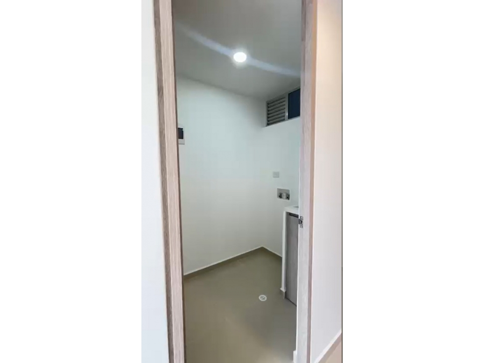 Apartamento en venta en Zona Industrial No. 1, Itagüí · foto 9 de 24