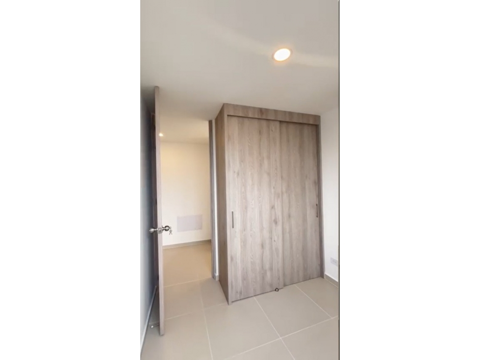 Apartamento en venta en Zona Industrial No. 1, Itagüí · foto 12 de 24