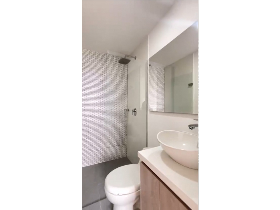Apartamento en venta en Zona Industrial No. 1, Itagüí · foto 23 de 24