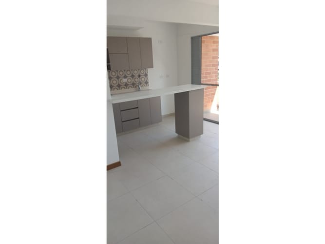 Apartamento de 3 alcobas en venta en Fatima, Itagüí, 60 m² · foto 2 de 24