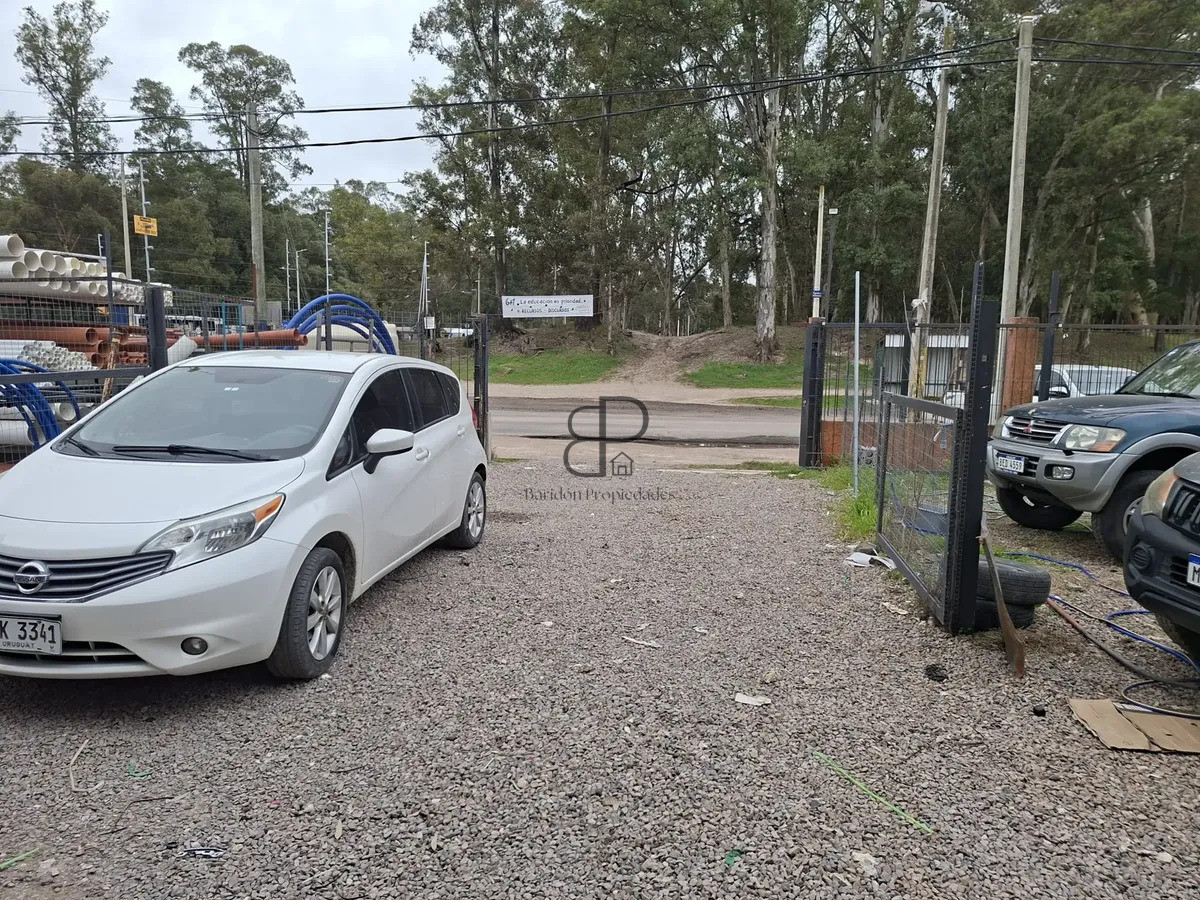 Alquiler Local Comercial tipo Galpones Paso Carrasco 185m2 · Foto 2