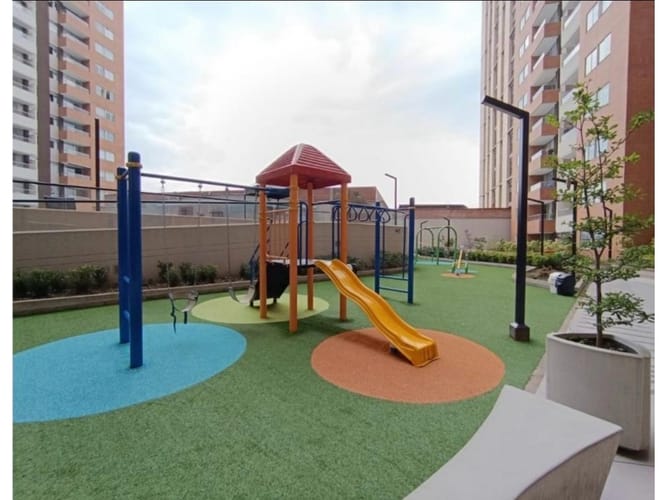 Apartamento de 3 alcobas en venta en El Poblado, Medellín, 76 m² · foto 7 de 14