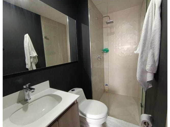 Apartamento de 3 alcobas en venta en El Poblado, Medellín, 76 m² · foto 12 de 14
