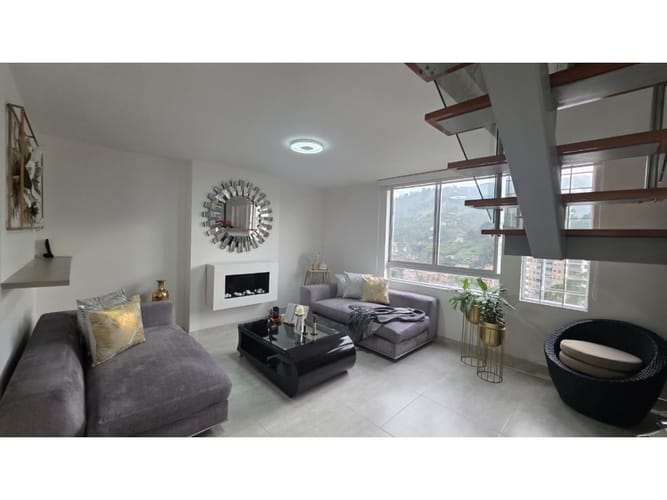 Apartamento de 4 alcobas en venta en Camino Verde, Envigado, 150 m² · foto 2 de 11