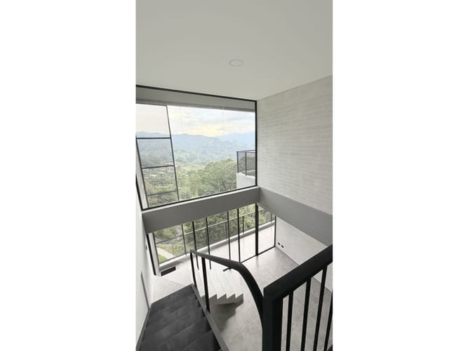 Apartamento de 3 alcobas en venta en Loma Del Escobero, Envigado, 124 m² · foto 5 de 24