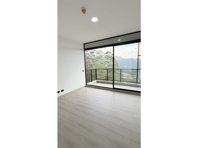 Apartamento de 3 alcobas en venta en Loma Del Escobero, Envigado, 124 m² · foto 6 de 24