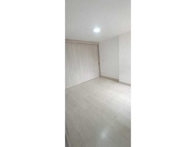 Apartamento en venta en Camino Verde, Medellín · foto 4 de 24