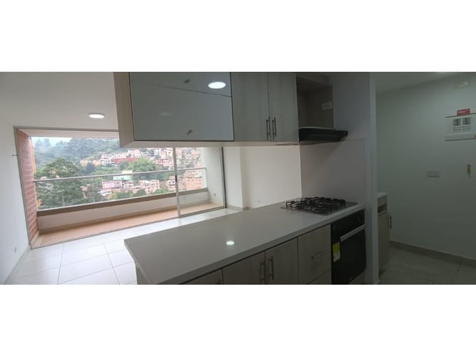 Apartamento en venta en Camino Verde, Medellín · foto 7 de 24
