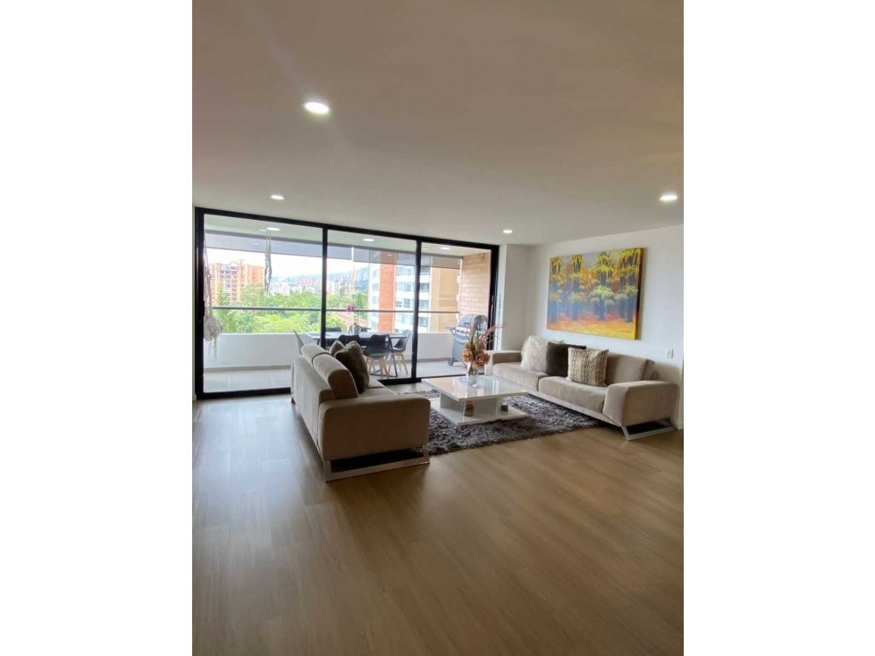 Apartamento en venta en Loma De Las Brujas, Envigado · foto 2 de 24