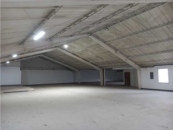 Bodega en arriendo en Salomia, Cali, 792 m² · foto 4 de 13