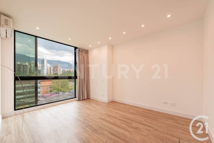 Apartamento de 2 alcobas en venta en El Castillo, Medellín, 85 m² · foto 5 de 17