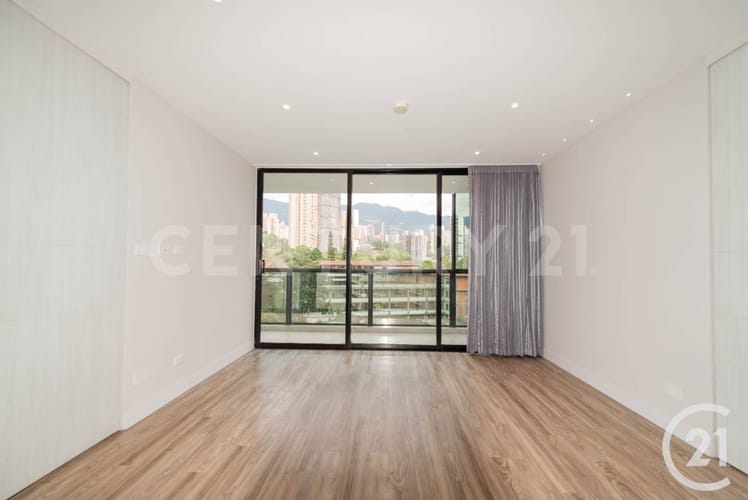 Apartamento de 2 alcobas en venta en El Castillo, Medellín, 85 m² · foto 12 de 17