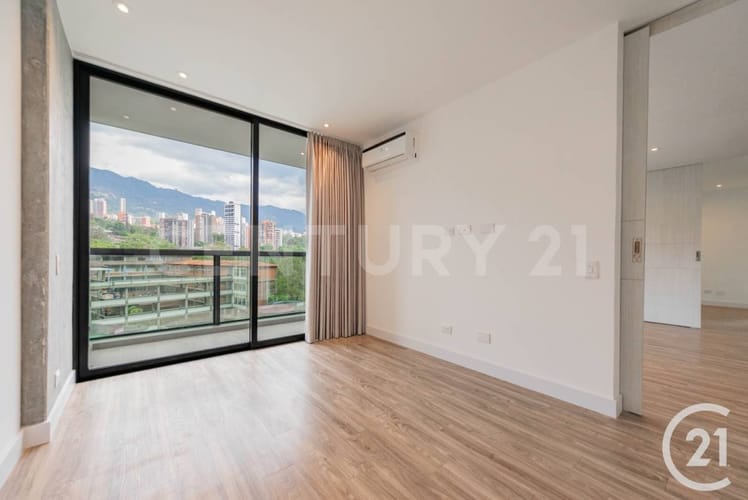 Apartamento de 2 alcobas en venta en El Castillo, Medellín, 85 m² · foto 13 de 17