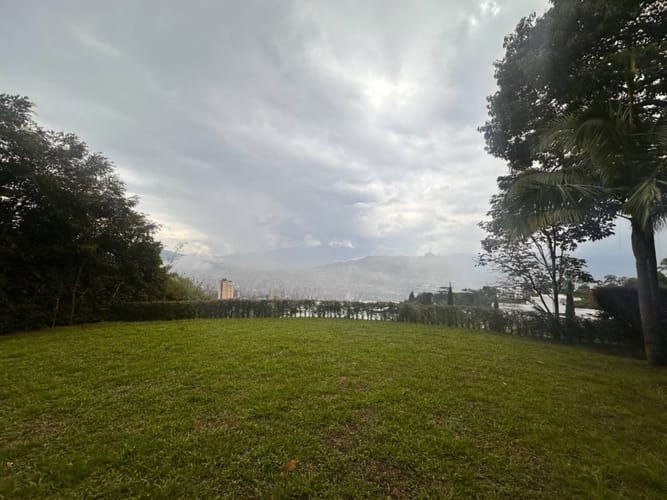 Casa de 4 alcobas en venta en Las Palmas, Medellín, 425 m² · foto 12 de 24