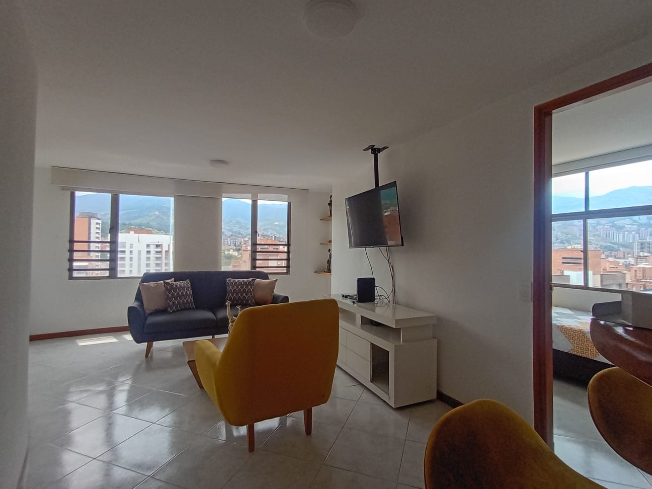 Apartamento en arriendo en Laureles, Medellín · foto 5 de 19