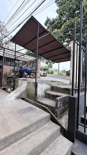 Apartamento de 2 alcobas en venta en Pajarito, Medellín, 110 m² · foto 2 de 24